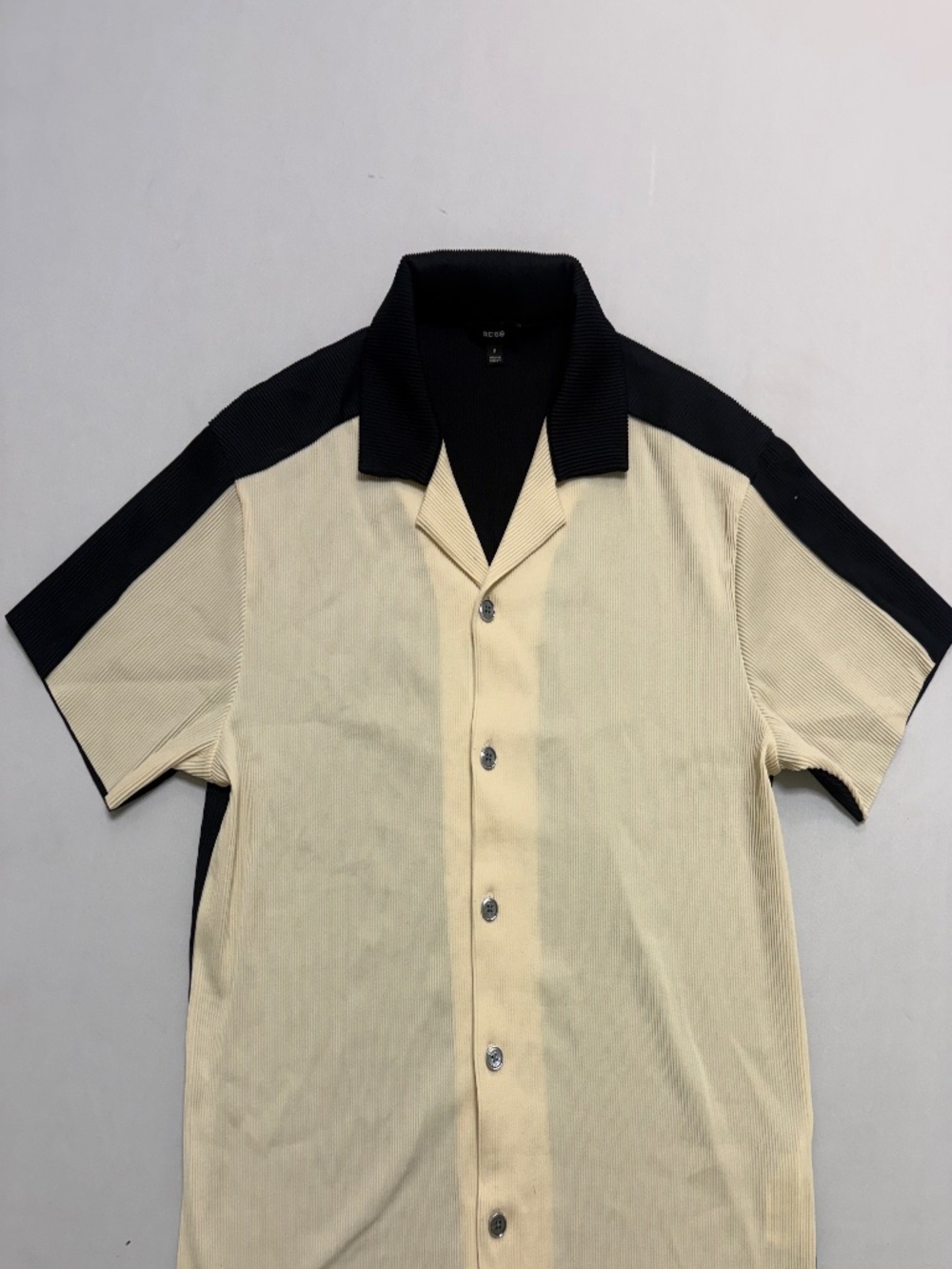REISS Men’s Colorblock Ribbed Knit Polo Shirt Cream Navy Size M